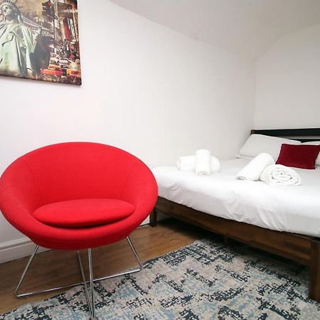 Lovely Studio Flat With Free Parking - Near To City Center Swansea Eksteriør bilde