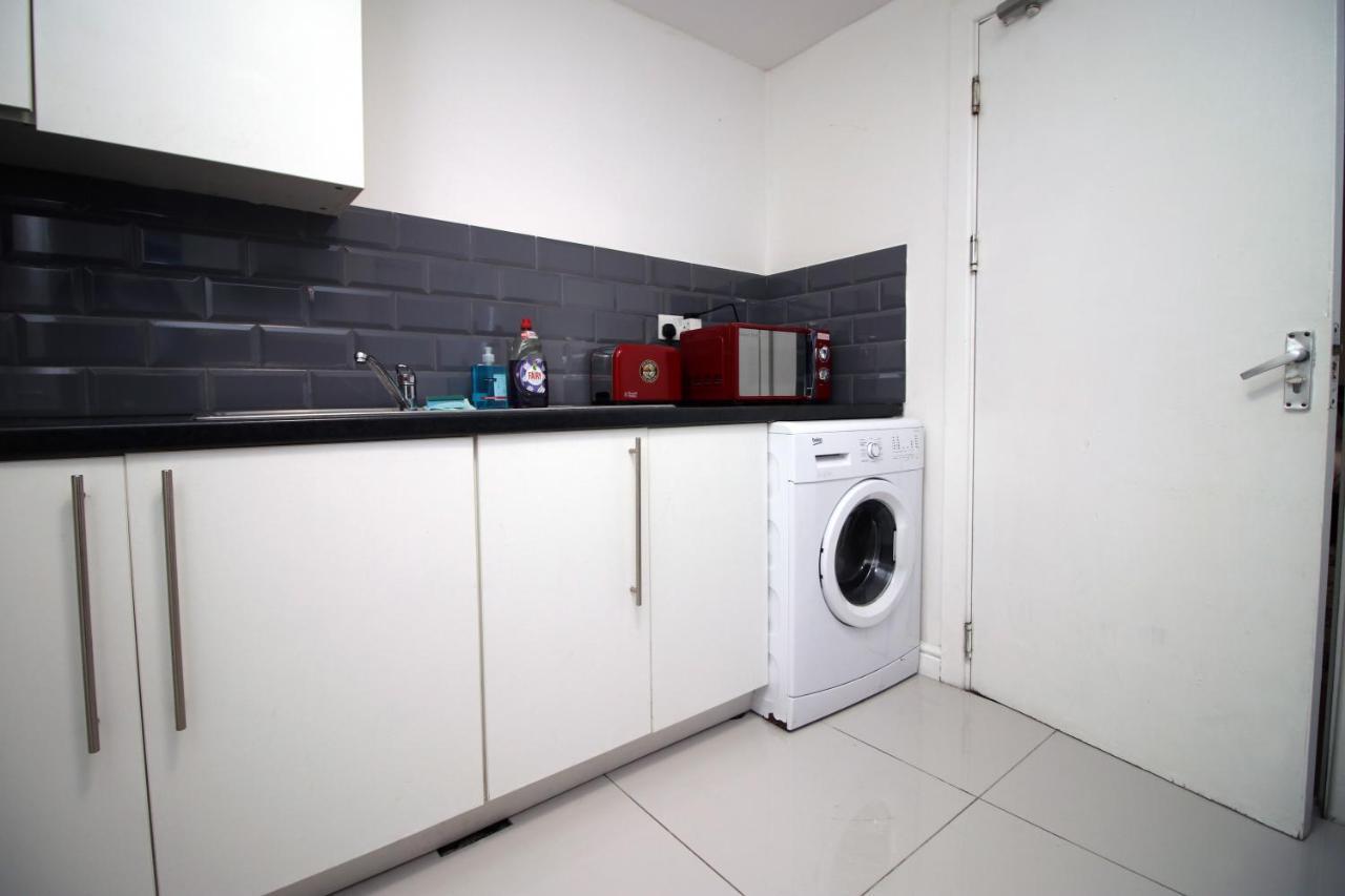 Lovely Studio Flat With Free Parking - Near To City Center Swansea Eksteriør bilde
