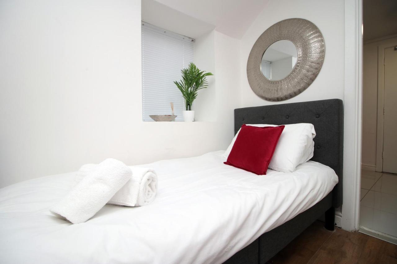 Lovely Studio Flat With Free Parking - Near To City Center Swansea Eksteriør bilde