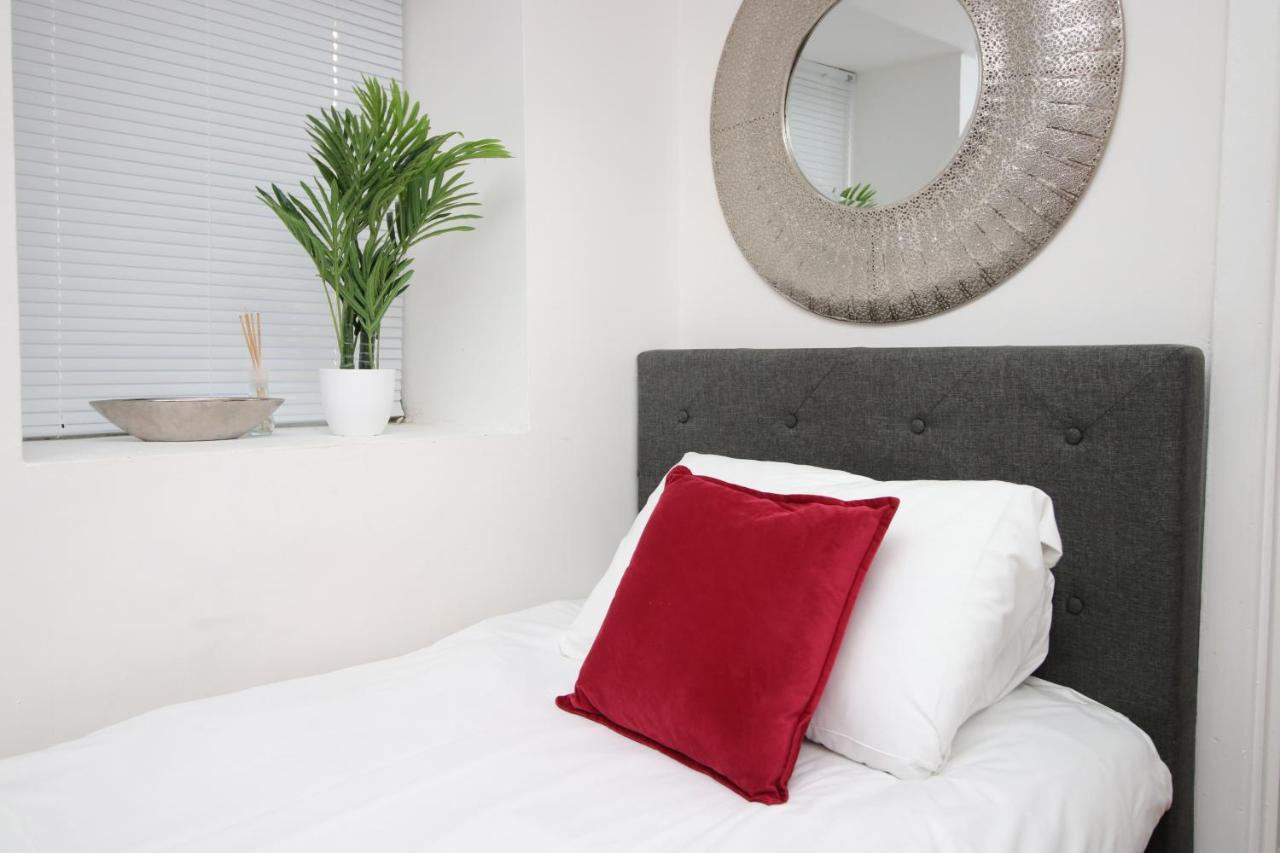 Lovely Studio Flat With Free Parking - Near To City Center Swansea Eksteriør bilde